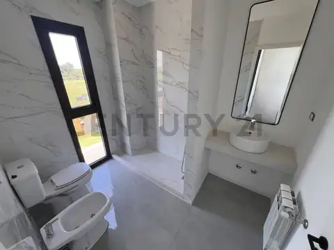 CASA TRÍPLEX  EN TIGRE –  4 AMBIENTES| SUNNY