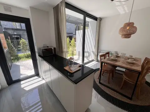 CASA TRÍPLEX  EN TIGRE –  4 AMBIENTES| SUNNY