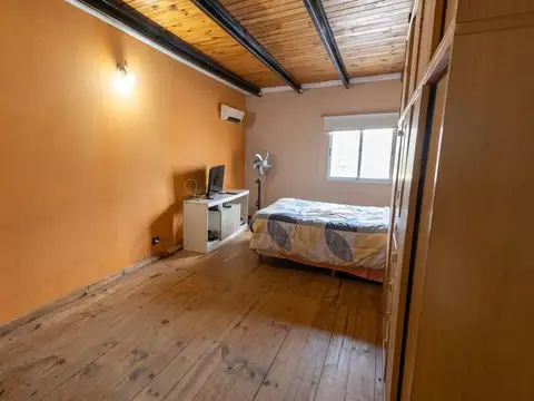 Casa 5 ambientes con 1 baño