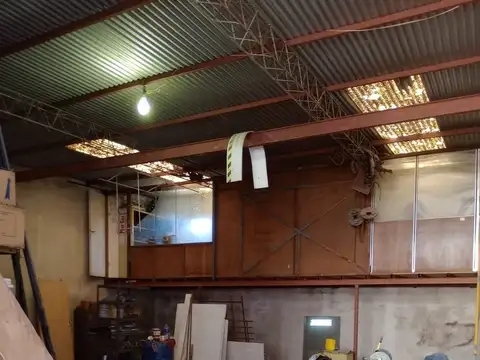 Galpón/Taller/Deposito 300 m2 aprox