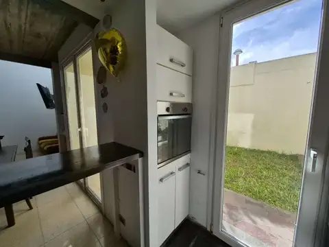2 Casas 8 Ambientes VENTA Olivos Cochera Jardin