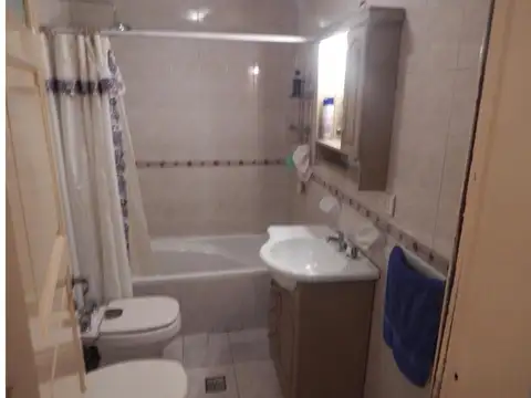Depto Tipo Casa 4 ambientes con 2 baños