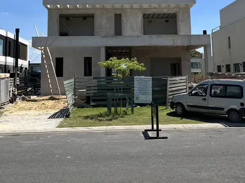 Av. de la Ribera al 500