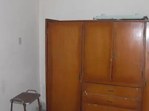CASA EN LOTE PROPIO DE 2 AMBIENTES Y DEPTO MONOAMBIENTE