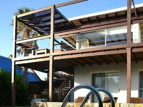 Casa 7 ambientes con 5 baños
