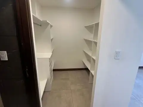 Departamento en Venta en Villa Hipodromo, USD 157.500