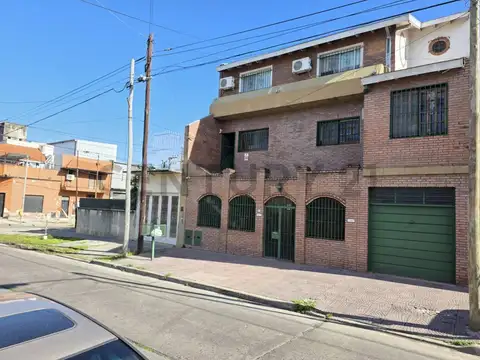 Depto Tipo Casa en Venta de 8 ambientes