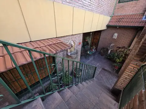Depto Tipo Casa 8 ambientes con 2 baños