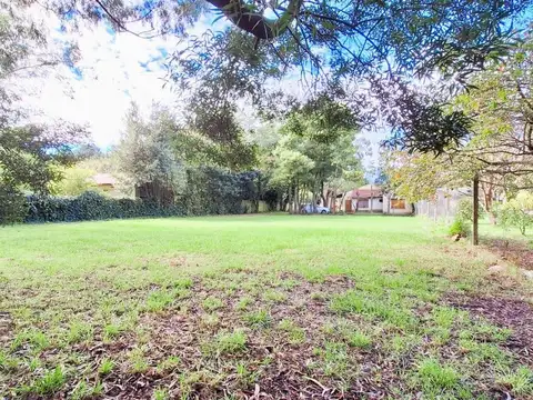 Casa en Venta con 4 cocheras
