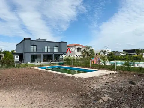 Casa 5 ambientes con 5 baños