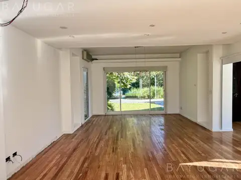 Casa en Venta con 5 cocheras