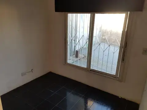 PH 3 AMBIENTES CON PATIO Y TERRAZA EN VENTA