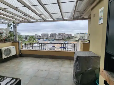 VENTA Departamento 3 Ambientes Terrazas De La Bahia Nordelta con Balcón terraza y cochera. .