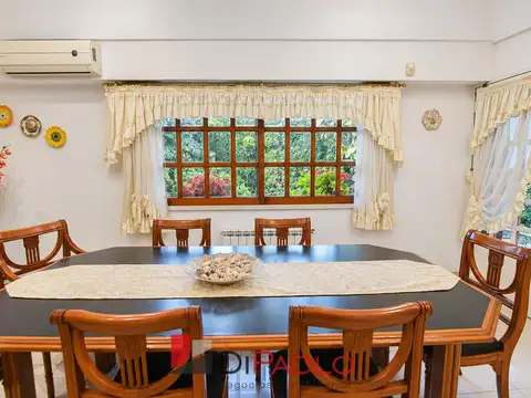 Depto Tipo Casa 4 ambientes con 3 baños