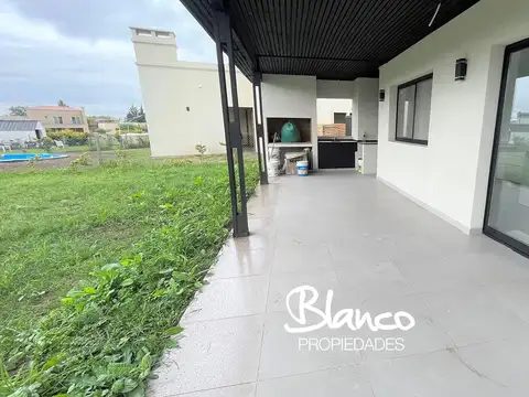 Casa en Venta en Pilar del Este - San Ramiro, USD 225.000