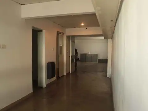 Casa en Venta con 4 cocheras