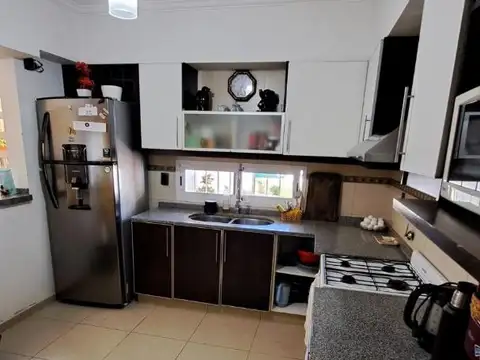 Casa 5 ambientes con 3 baños