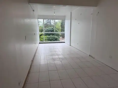 Oficina en Alquiler en Chacras de Coria, $ 1.500.000