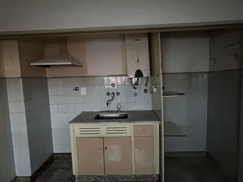 Avenida Valentín Alsina 2500, Piso Pb