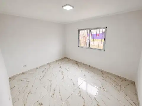 Casa 2 ambientes con 1 baño