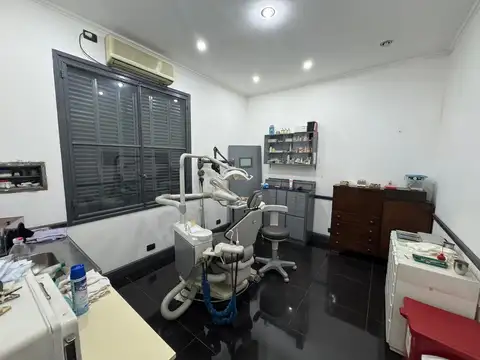 Av Pte Roque Saenz Pena 600