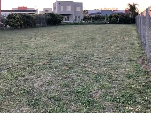 VENTA DE LOTE en San Eduardo, Pilar del Este