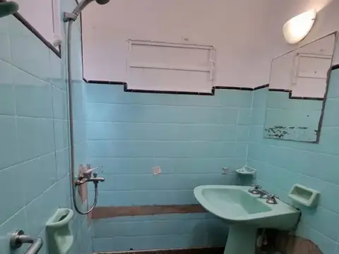En Viale, casa 5 ambiente con gran terreno