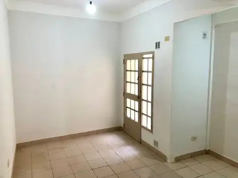 Depto Tipo Casa en Alquiler en Villa General Mitre, $ 750.000