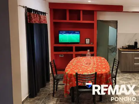 Casa 8 ambientes con 3 baños