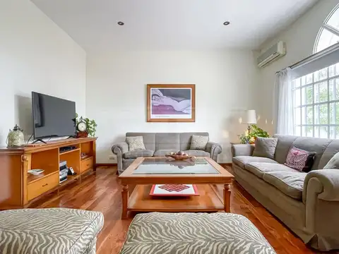Casa en Venta en Olivos Maipu/Uzal, USD 395.000