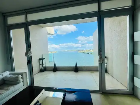 Departamento en Alquiler con 2 cocheras