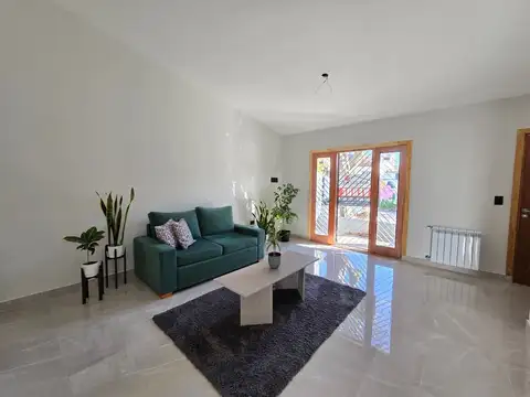 Depto Tipo Casa en Venta de 3 ambientes