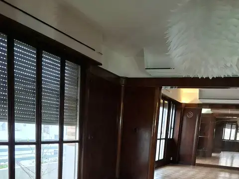 Departamento 8 ambientes con 4 baños