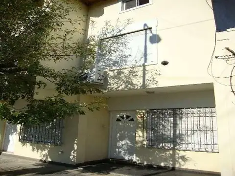 Venta - oportunidad - Triplex 4 amb.  en Ramos Mejia