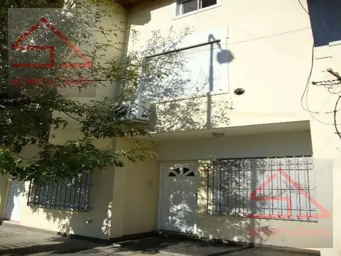 Venta - oportunidad - Triplex 4 amb.  en Ramos Mejia