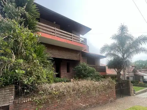 Castro Barros 2700