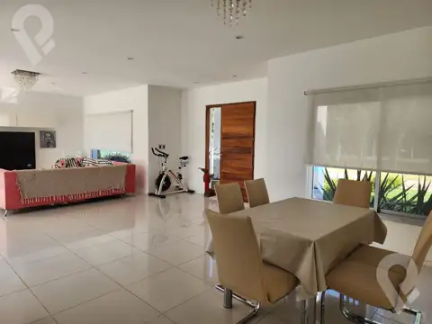 Casa en Alquiler en Countries y Barrios Cerrados en Ezeiza, USD 1.900