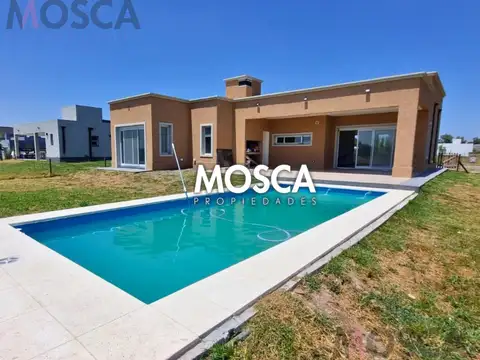 Casa con PILETA - BARRIO CERRADO LUJAN