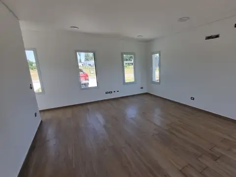 Casa 5 ambientes con 3 baños