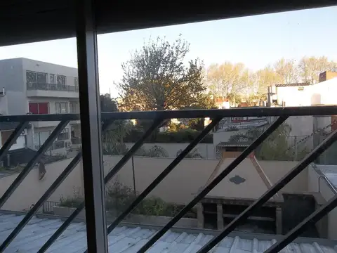 J P Varela 4130 , Piso 2