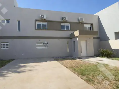 VENTA CASA 3 DORMITORIOS - B° MANZANAR XI, CIPOLLETTI