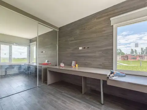 Casa 5 ambientes con 2 baños