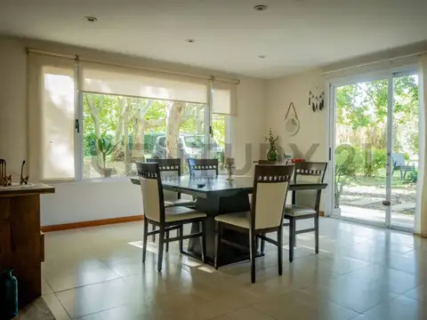 24 e/ 408 y 409 , Piso 0