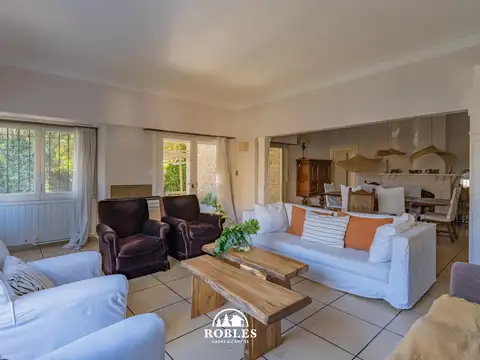 Casa 5 ambientes con 3 baños