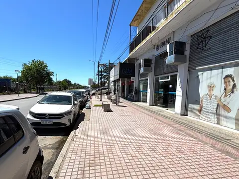 Local en Alquiler Via Púb.