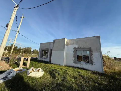 Casa 2 ambientes con 1 baño