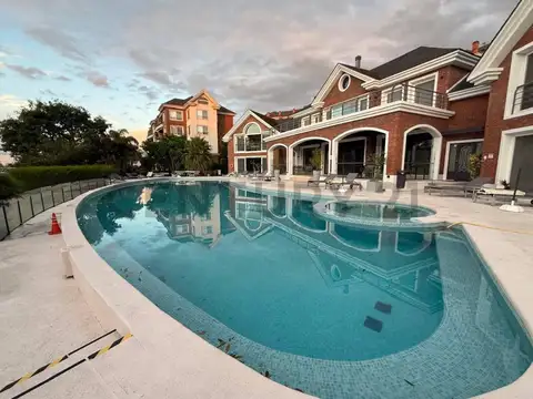 Av. Del Puerto 300, Piso 4