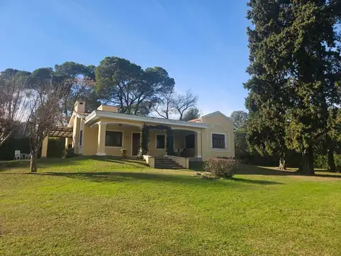 Casa quinta 2d, gran terreno esquina, Ascochinga