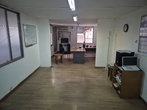REMAX VENDIMIA OFRECE EXCELENTE GALPON EN V. NUEVA