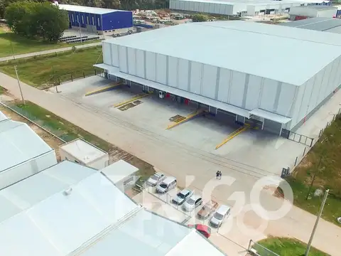 Anticipo y cuotas sin intereses - Venta Terreno industrial en Predio cerrado sobre Autopista